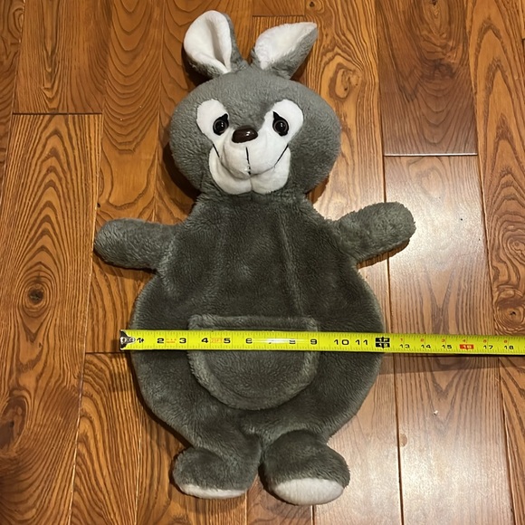 House of hull bunny with zippered back storage for pajamas/toys - Picture 9 of 9